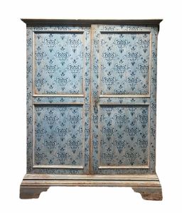 Two-door cabinet